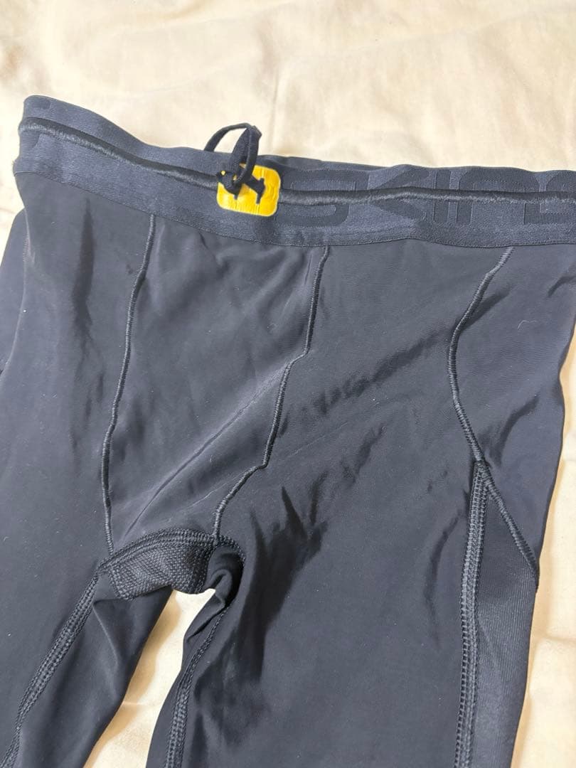 SKINS SERIES-5 ロングタイツ　Sサイズ