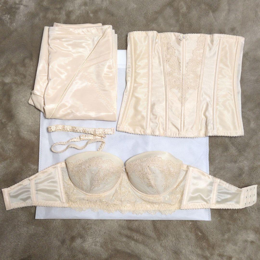 フォーシスアンドカンパニー ブライダルインナー サイズ76 D75