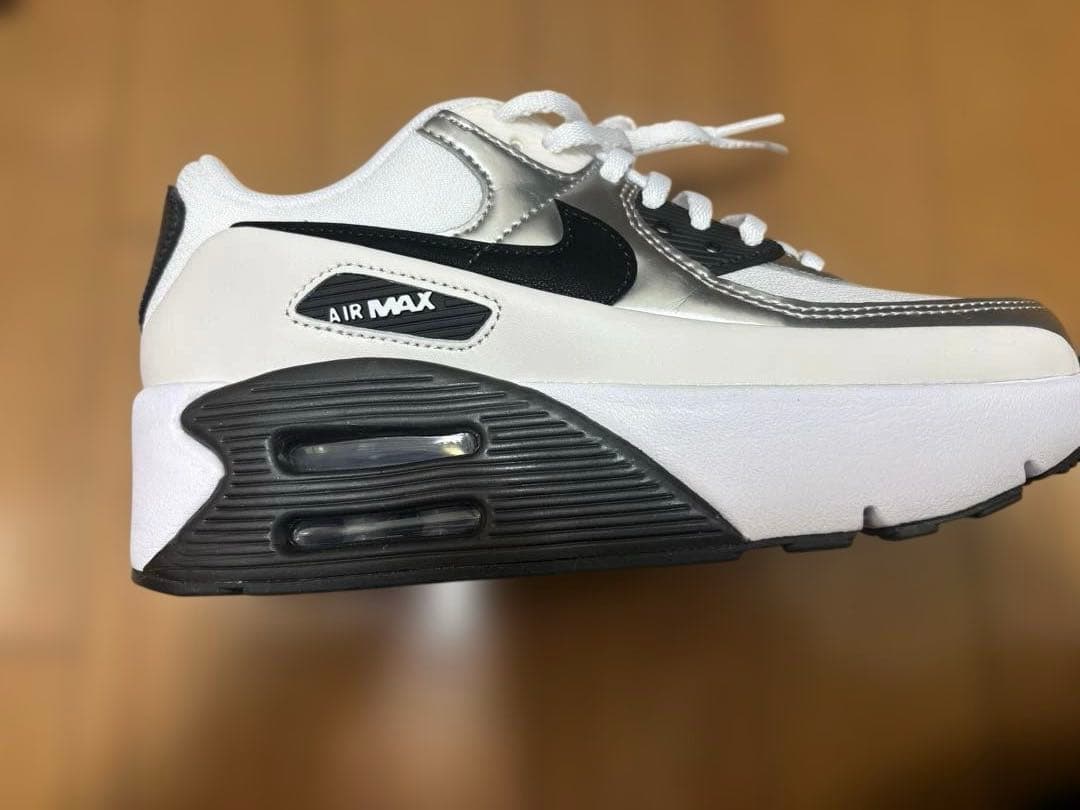 NIKE エアマックス90 lv8 IB0170-100