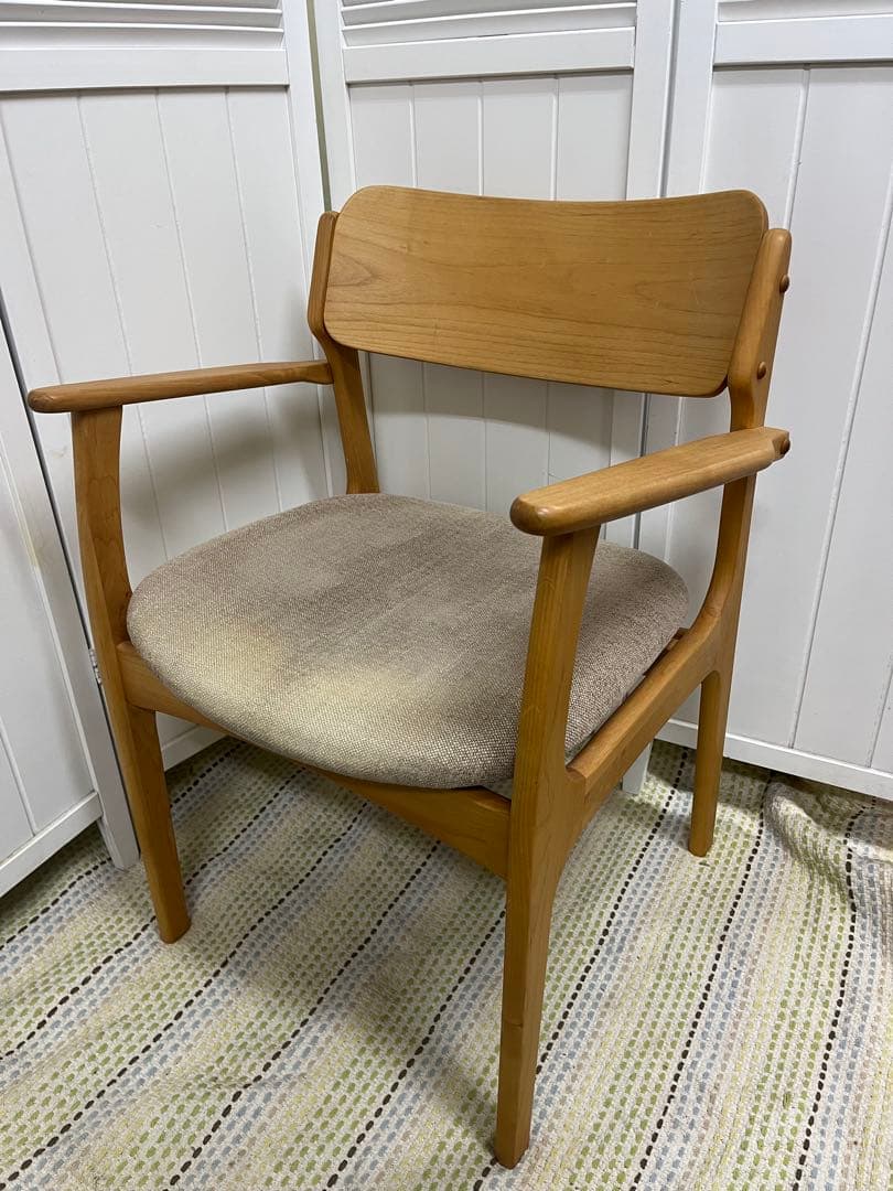 送料込み！モモナチュラル　ダイニングチェア　アームチェア　　北欧風　② MOMO