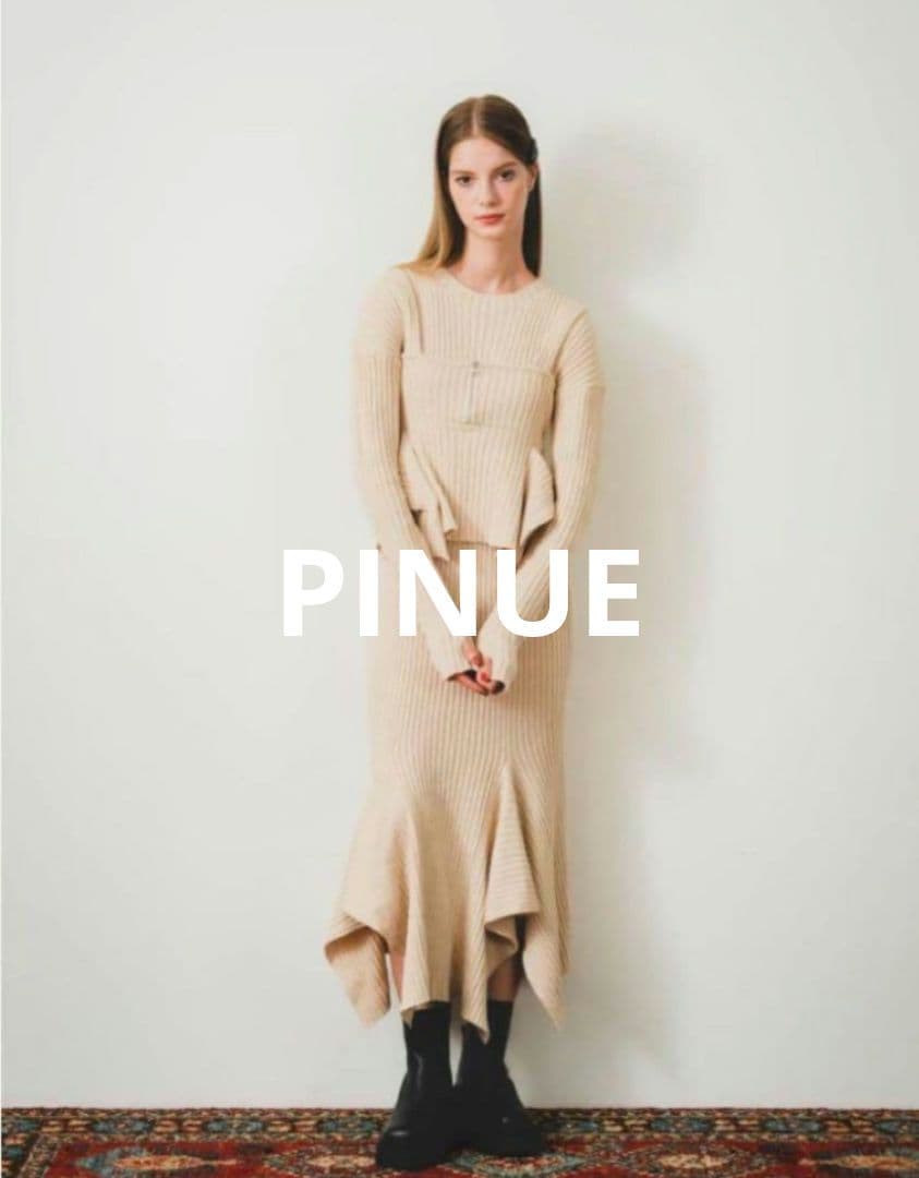 PINUE ピヌエ　ペプラムヘムニットセットアップ アイボリー