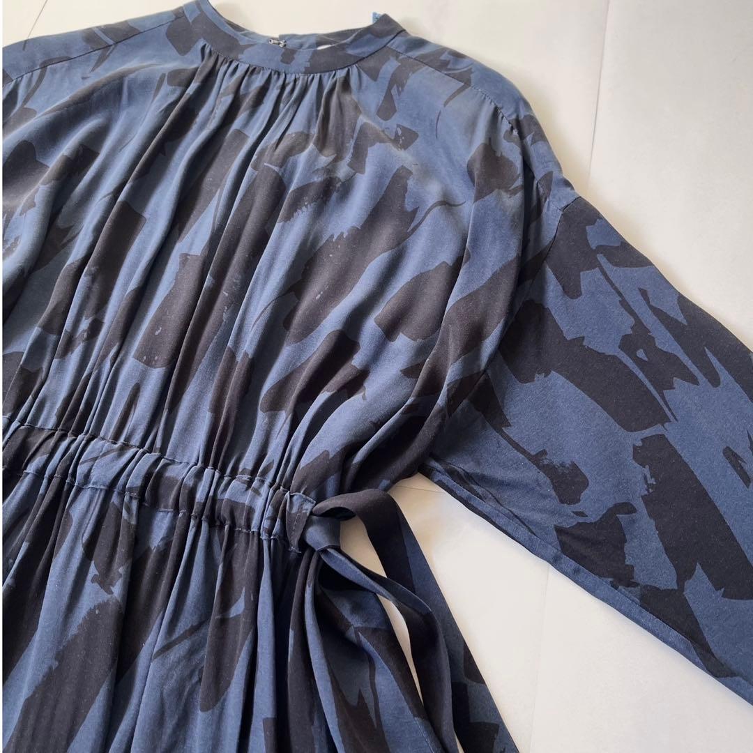 2024✨SACRA アブストラクトペインティング ワンピース ネイビー 38