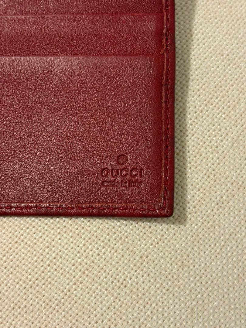 GUCCI 二つ折り財布 レッド マネークリップ ロゴ型押し