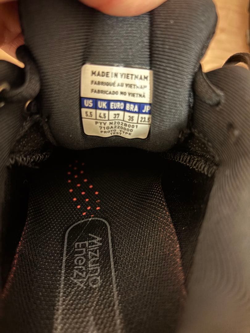 未使用MIZUNO ミズノWAVE CLAW PRO オールブラック 23.5