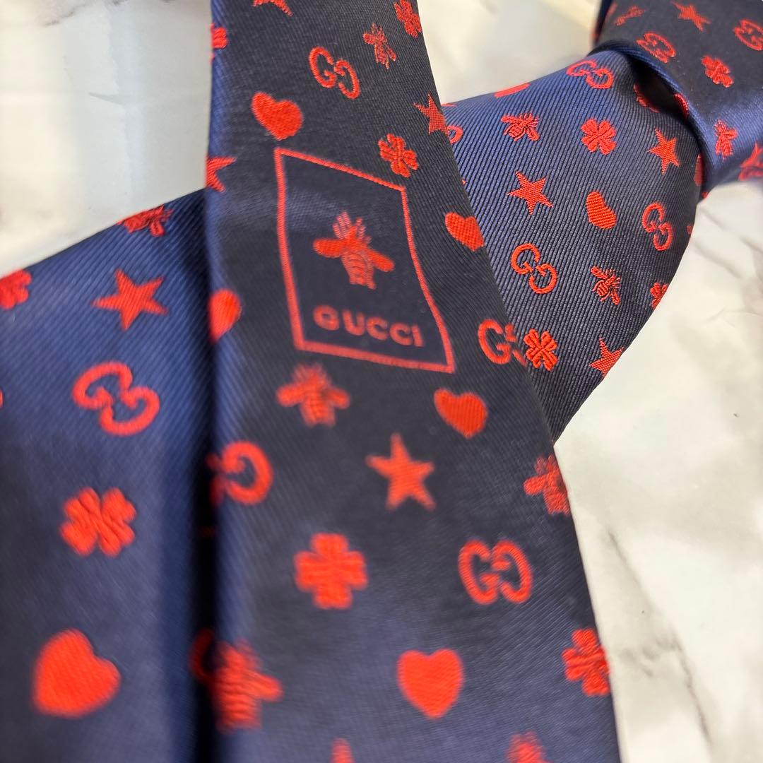 【極美品✨】GUCCI ネクタイ　ネイビー　レッド　ビー　蜂　GG 赤　紺　刺繍
