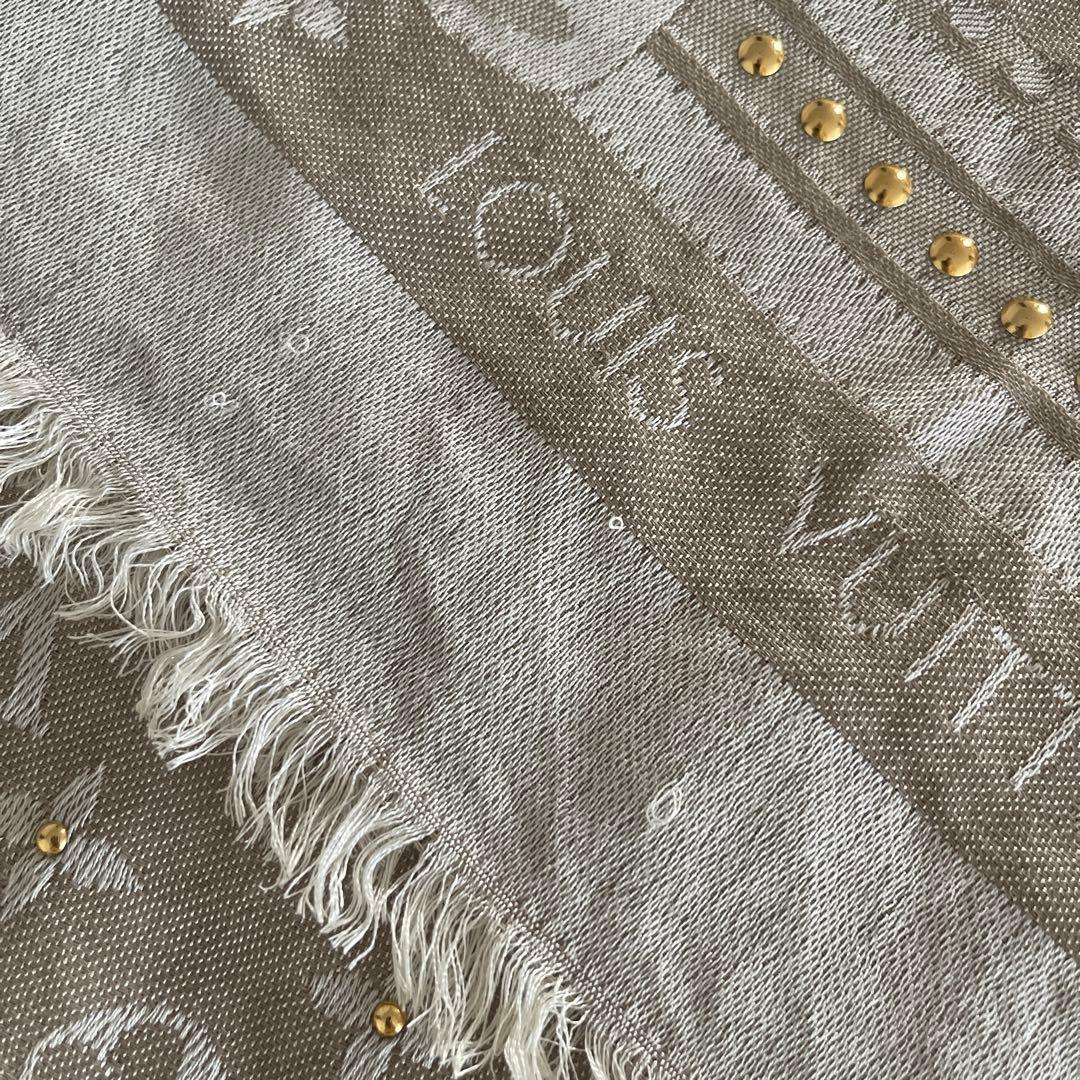 Louis Vuittonルイヴィトン　大判ストールスタッズショール　ベージュ