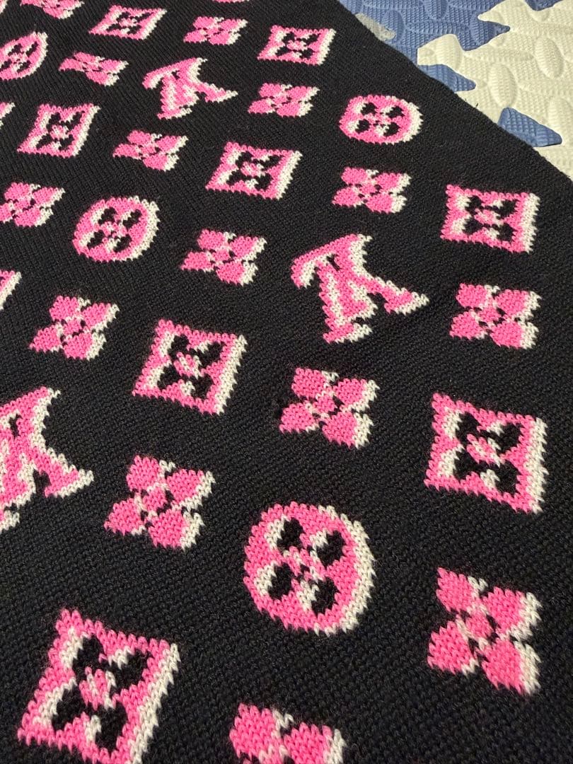 Louis Vuitton マフラー ブラック×ピンク