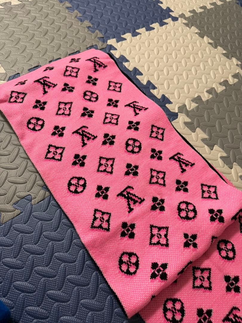 Louis Vuitton マフラー ブラック×ピンク