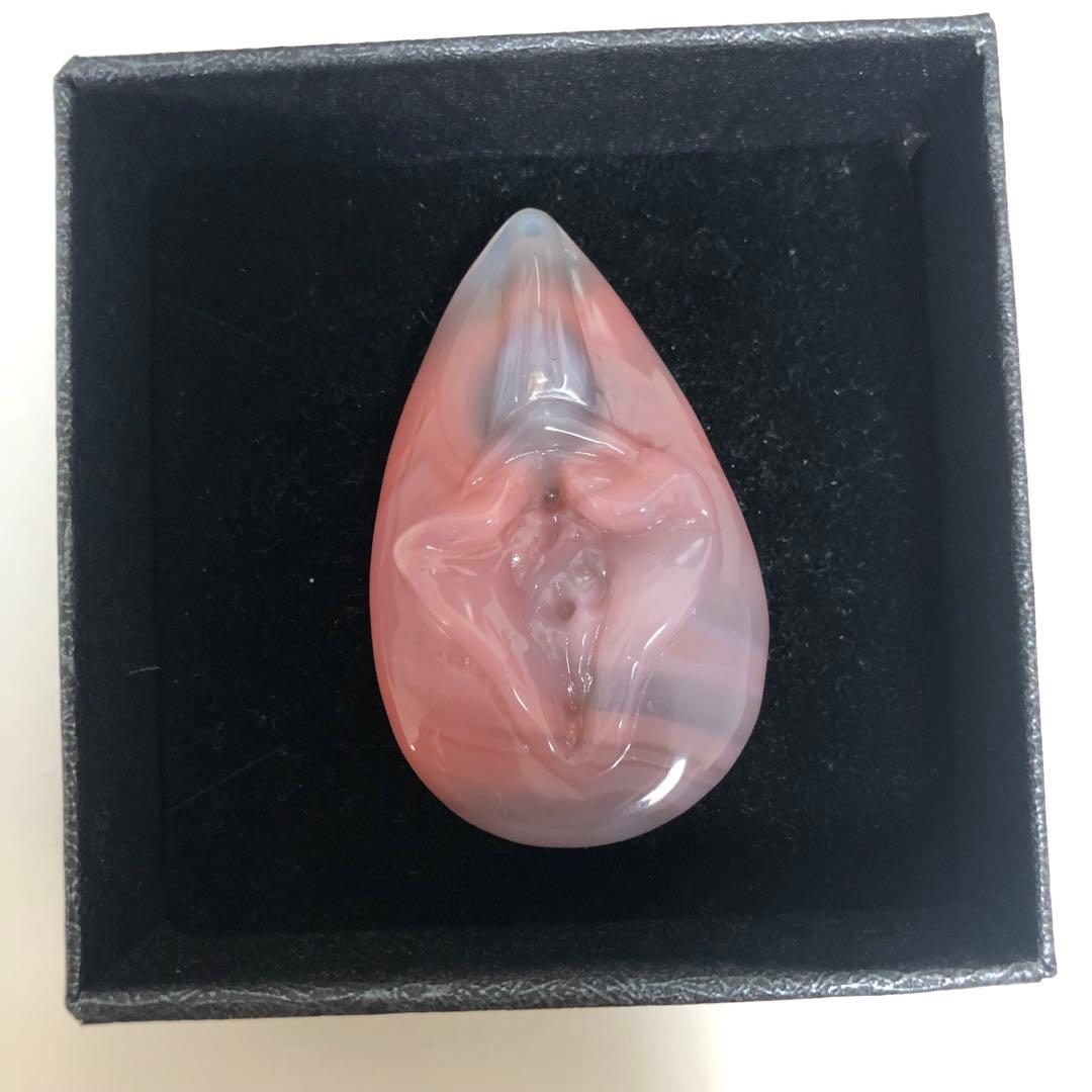縁結び 女陰 ヌードメノウ 生命の源 女性器 趣味 天然石 瑪瑙 彫り物 B10