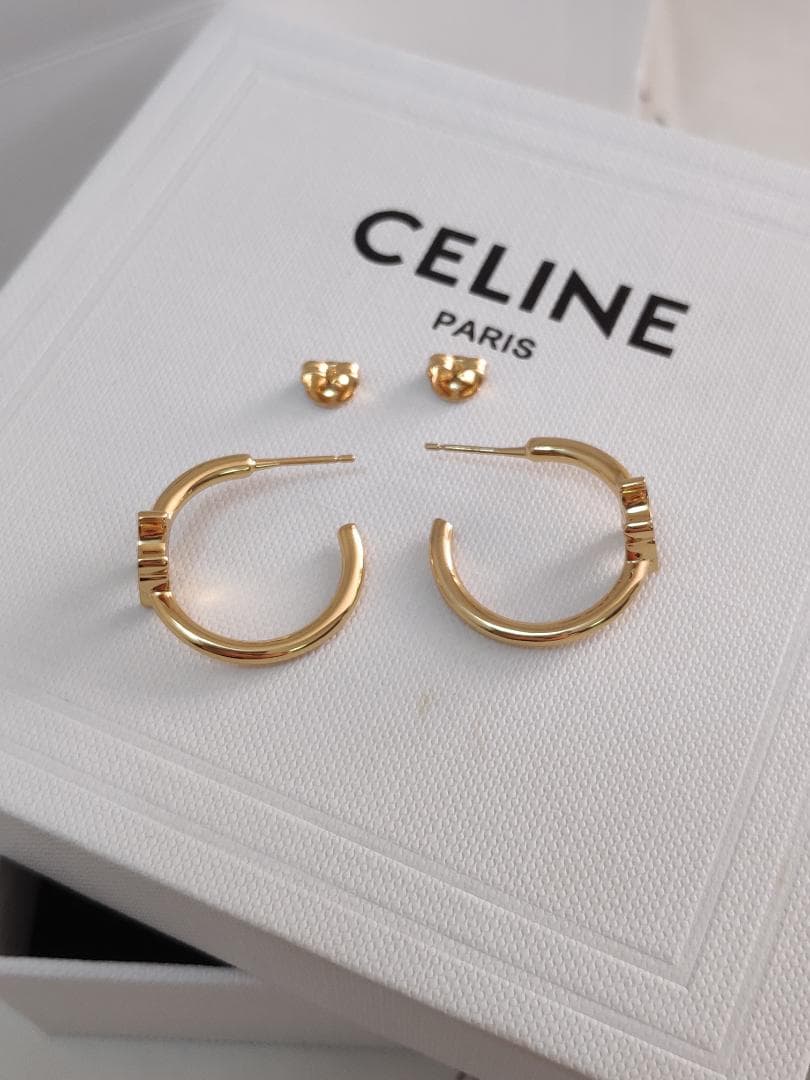 トリオンフ アシンメトリックフープ ピアス　 金色