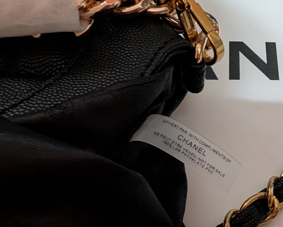 CHANEL ブラックキルティング チェーンショルダーバッグ ノベルティ