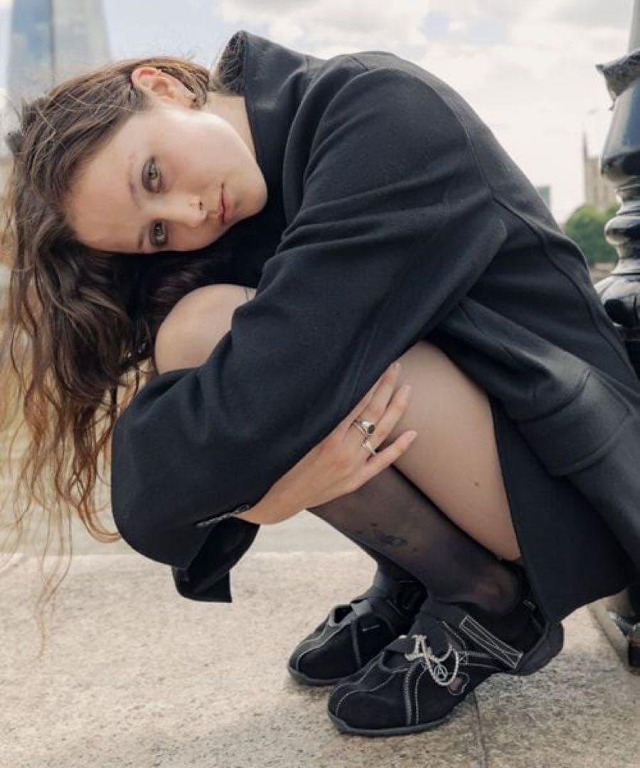 Foundry Mews スウェードシューズ チャーム付き