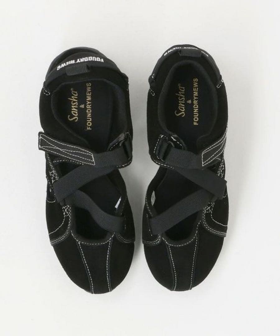 Foundry Mews スウェードシューズ チャーム付き