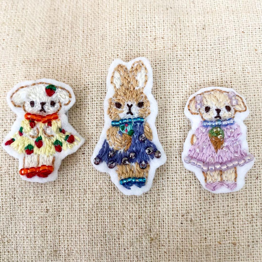 専用　ビーズ　刺繍ブローチ　ハンドメイド　クリスマス