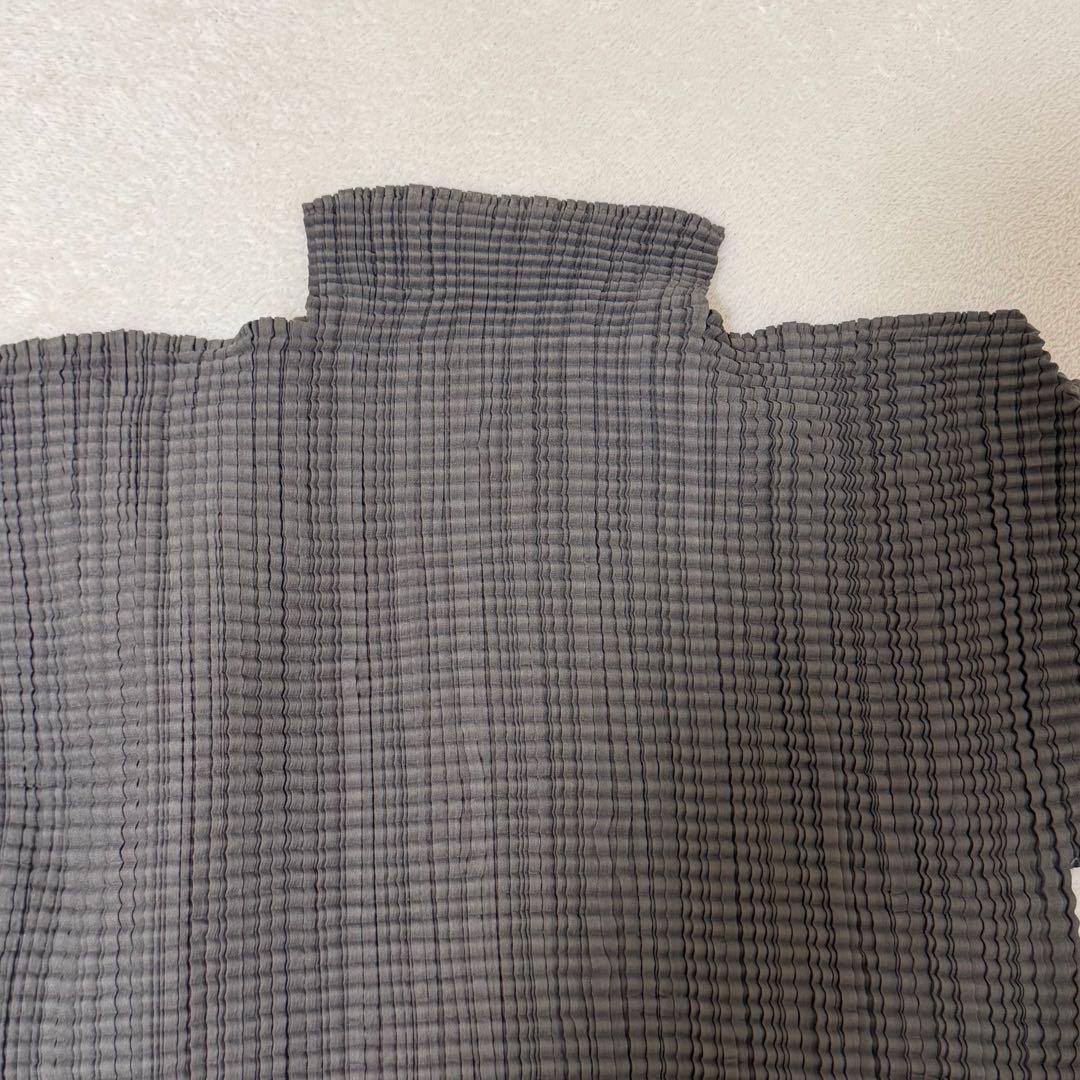 美品✨ISSEY MIYAKE プリーツ　長袖　ハイネック　グレー　柄入り