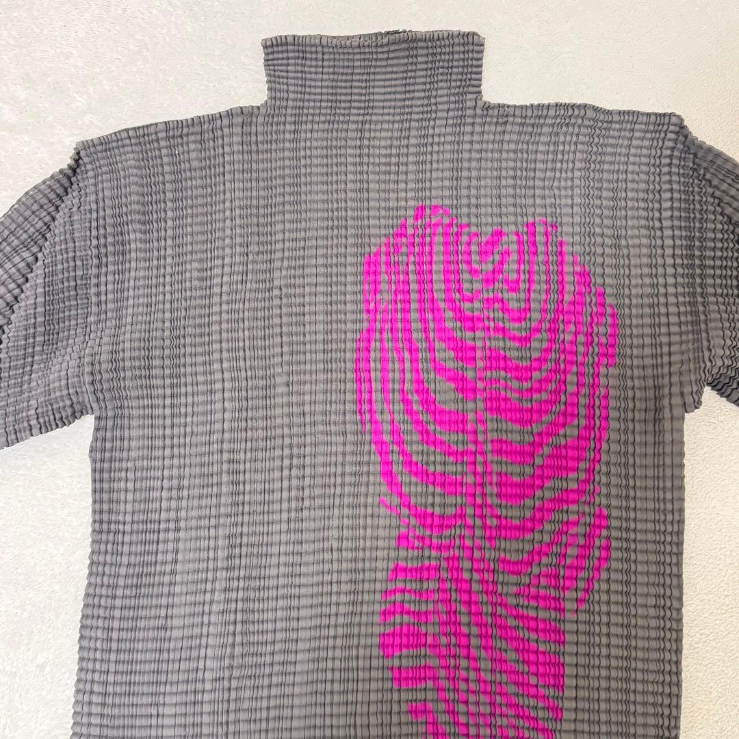 美品✨ISSEY MIYAKE プリーツ　長袖　ハイネック　グレー　柄入り