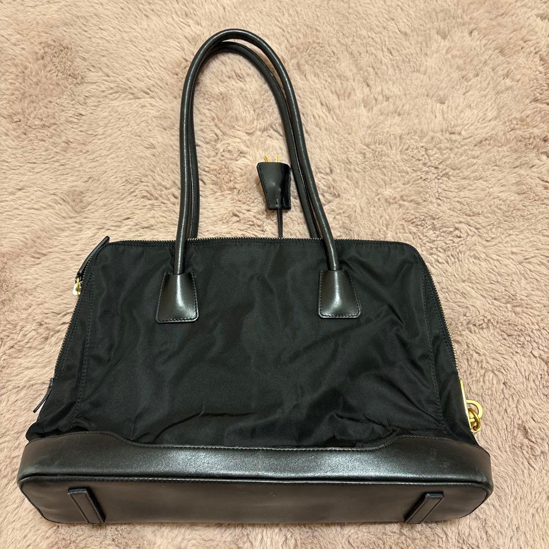 プラダ　バック