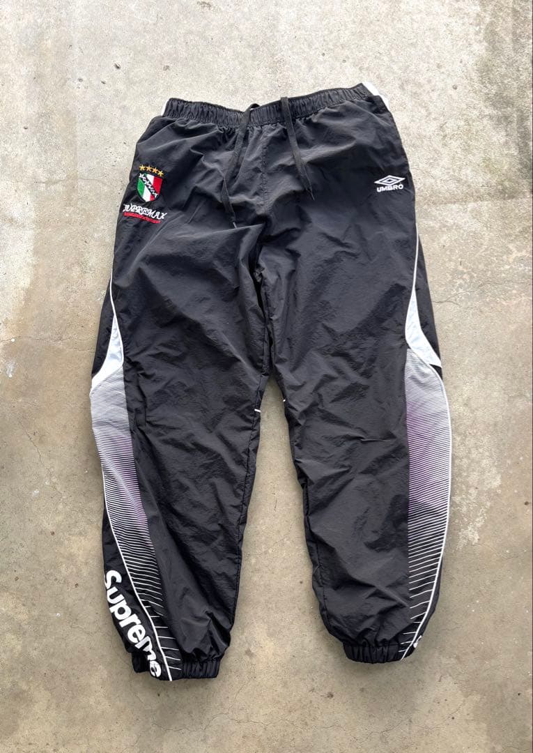 早い者勝ち Supreme × umbro トラックパンツ SS22