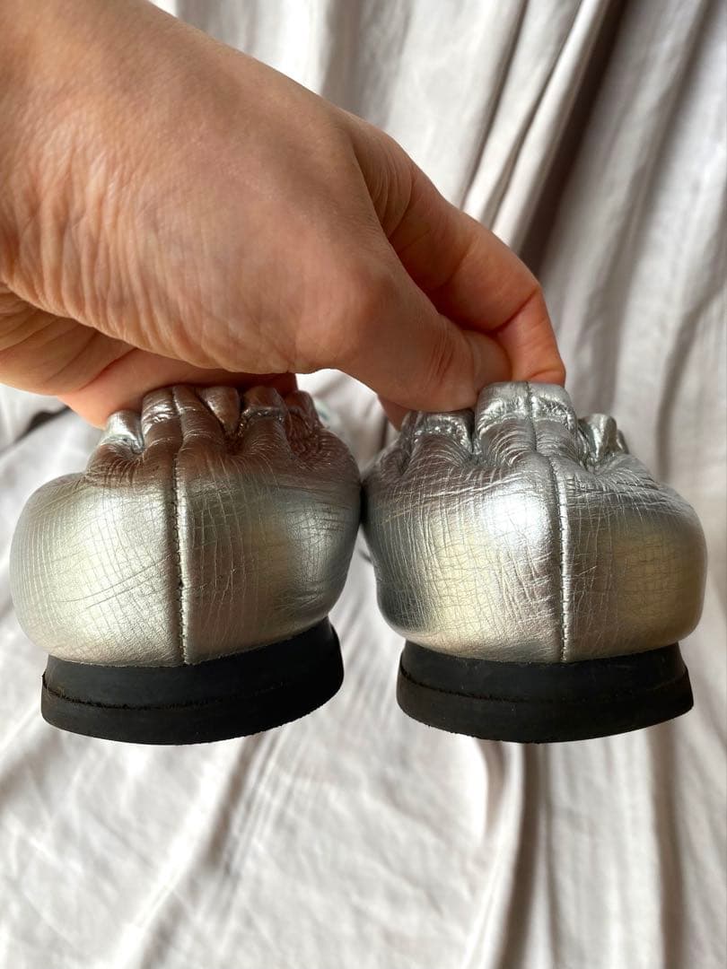 トリーバーチ フラットシューズ　シルバー