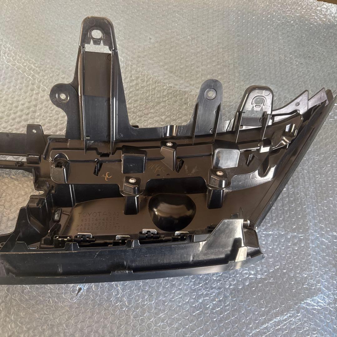 ア*ラ様 60 後期 ハリアーハイブリッド 純正フロント グリル 53114-4