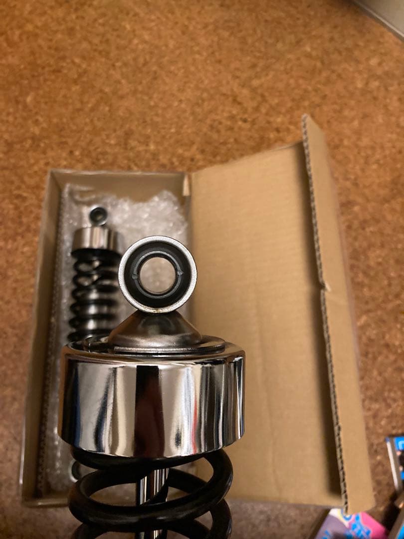 SR400 純正リアサスペンション