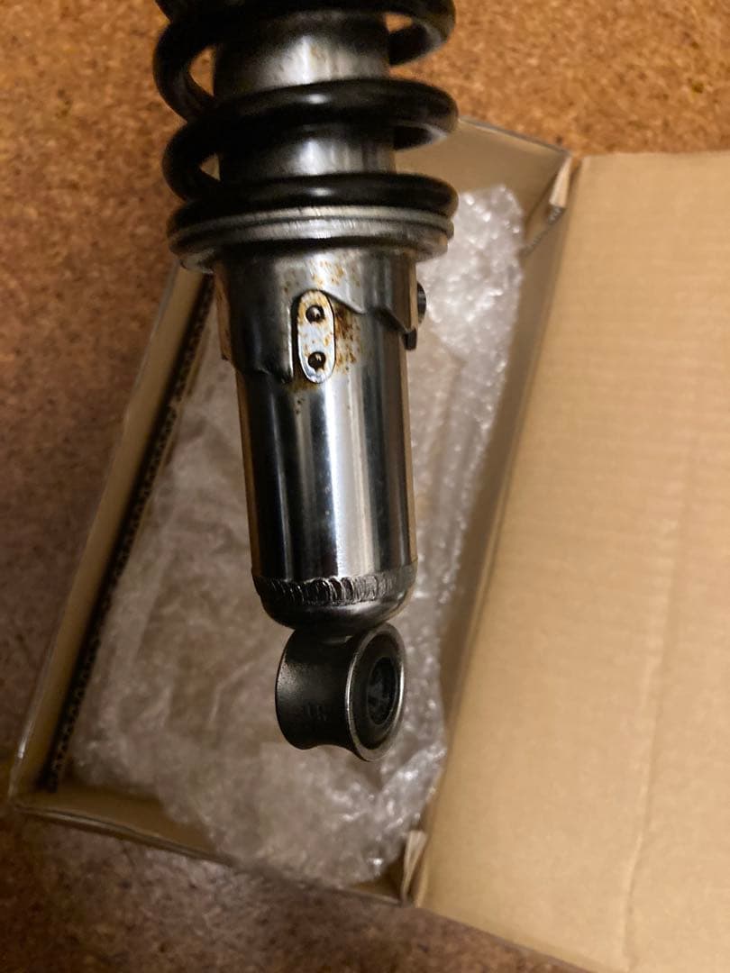 SR400 純正リアサスペンション