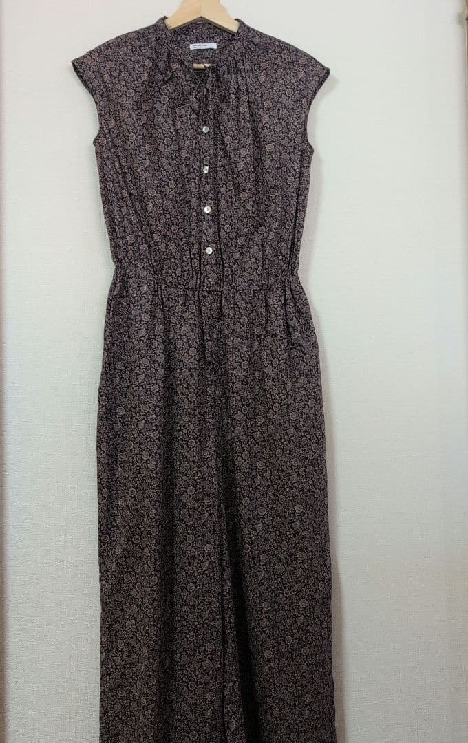 北欧、暮らしの道具店　リバティプリントのオールインワン　ネイビーブラウンS