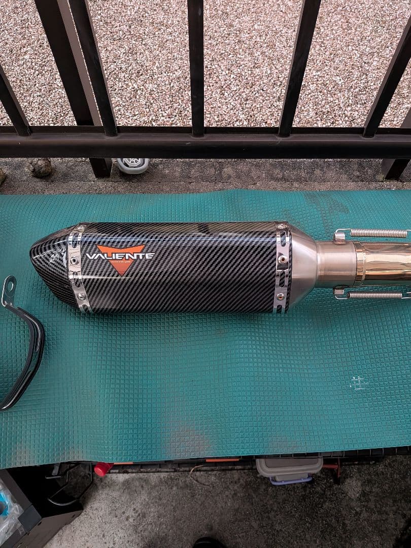 スズキ　ｖストローム２５０マフラー VALIENTE マフラー