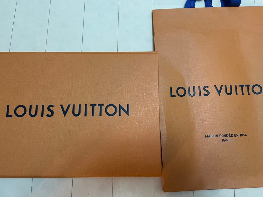 <新品未使用>ルイヴィトン マフラー ブラック カシミヤ100%