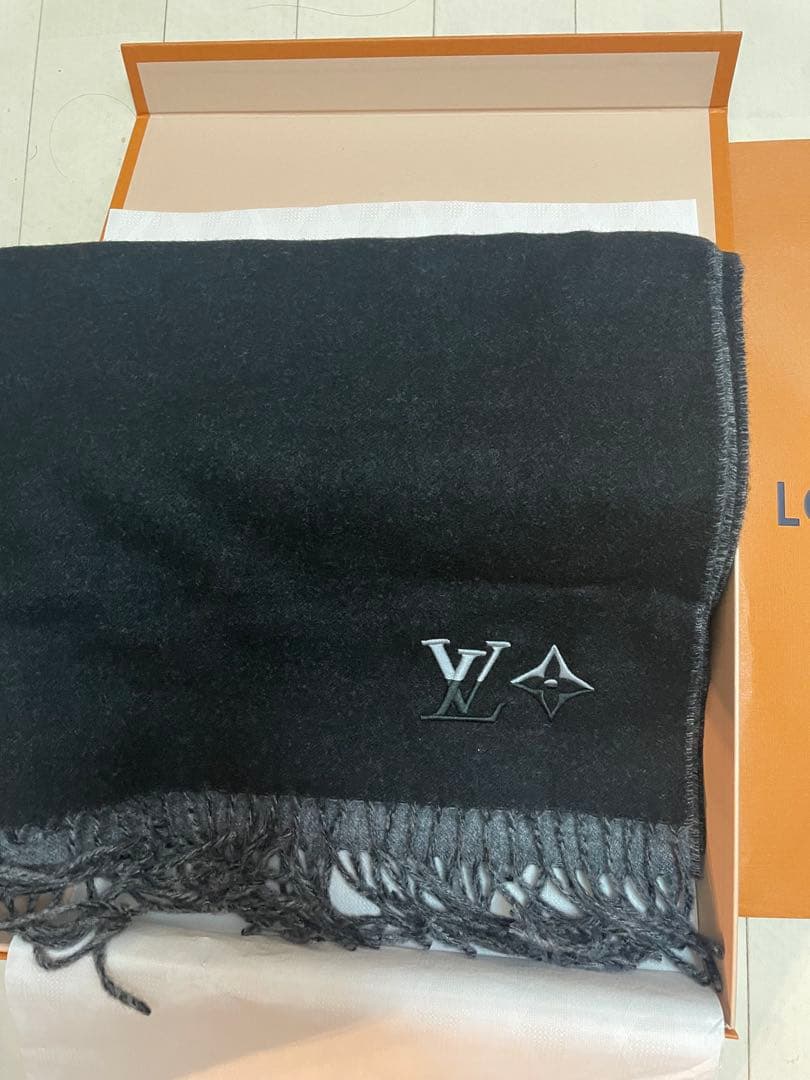 <新品未使用>ルイヴィトン マフラー ブラック カシミヤ100%