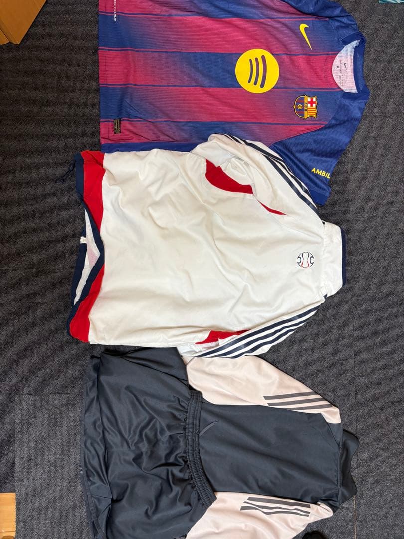 バルセロナ ユニ レアルマドリード　ジャージ〔上下あり〕 バイエルン　ウェア