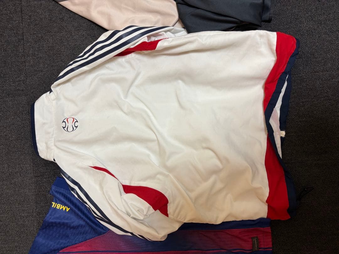 バルセロナ ユニ レアルマドリード　ジャージ〔上下あり〕 バイエルン　ウェア