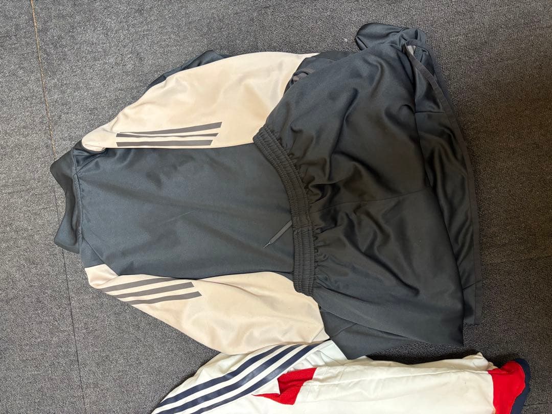 バルセロナ ユニ レアルマドリード　ジャージ〔上下あり〕 バイエルン　ウェア