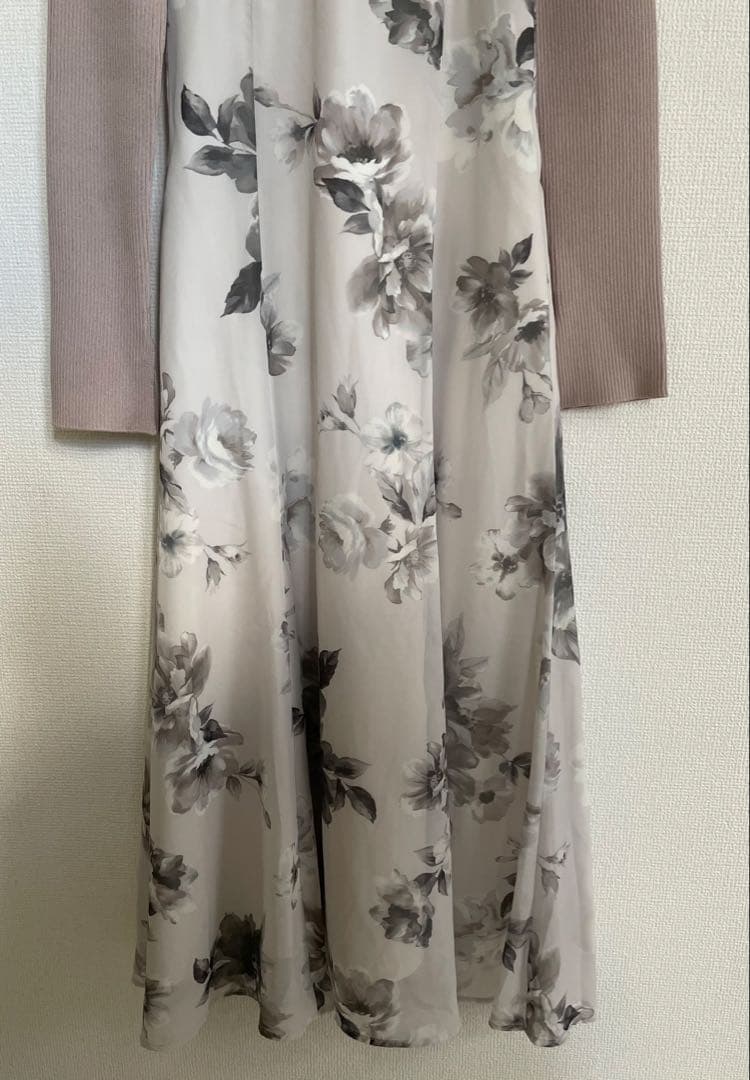 【極美品】マーキュリーデュオ　フラワードッキングロングスリーブワンピース　極美品