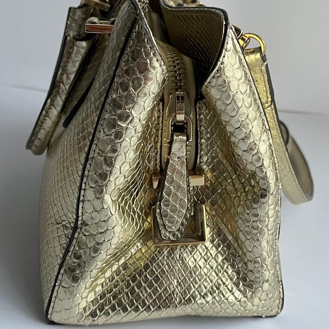 ✨未使用級✨　TOD’S D キューブ　　ハンドバッグ　レザー　ゴールド