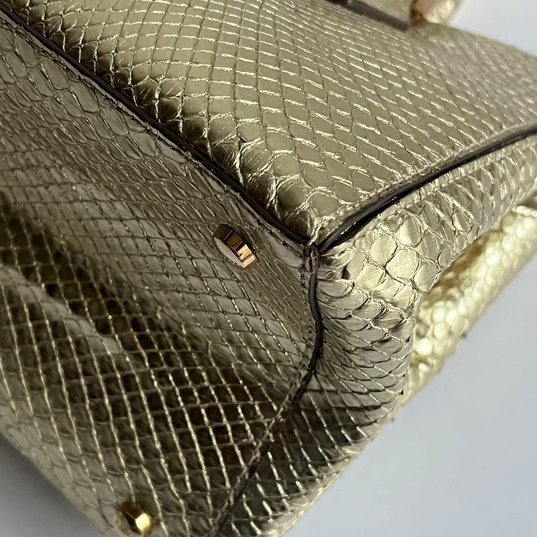 ✨未使用級✨　TOD’S D キューブ　　ハンドバッグ　レザー　ゴールド