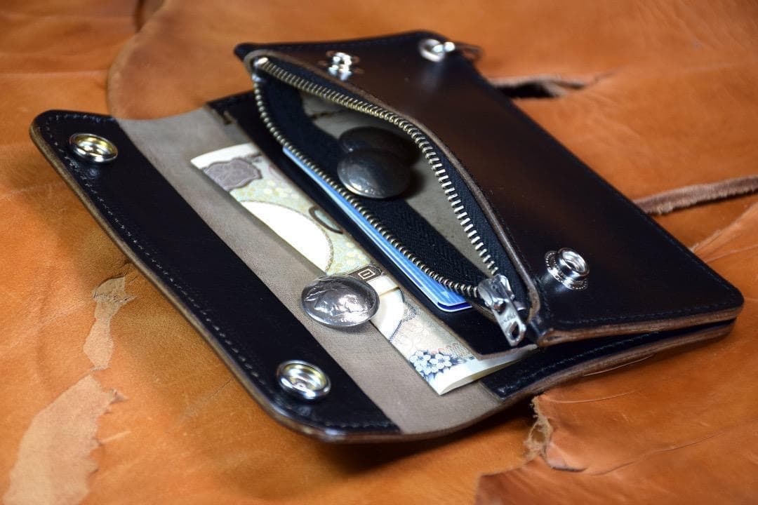 ホースバット MARYAM社　トラッカーウォレット　ミドルサイズ　黒　茶芯