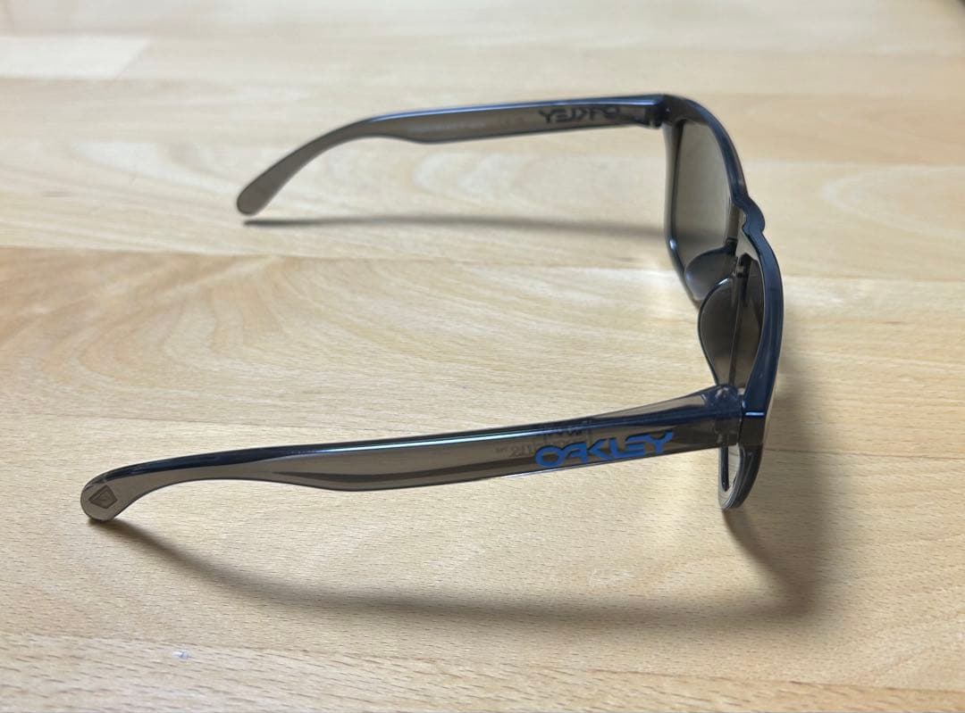 【美品】OAKLEYオークリーサングラス9245FROGSKINSフロッグスキン
