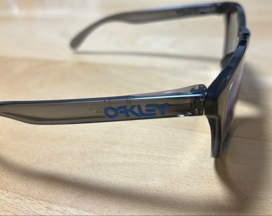 【美品】OAKLEYオークリーサングラス9245FROGSKINSフロッグスキン