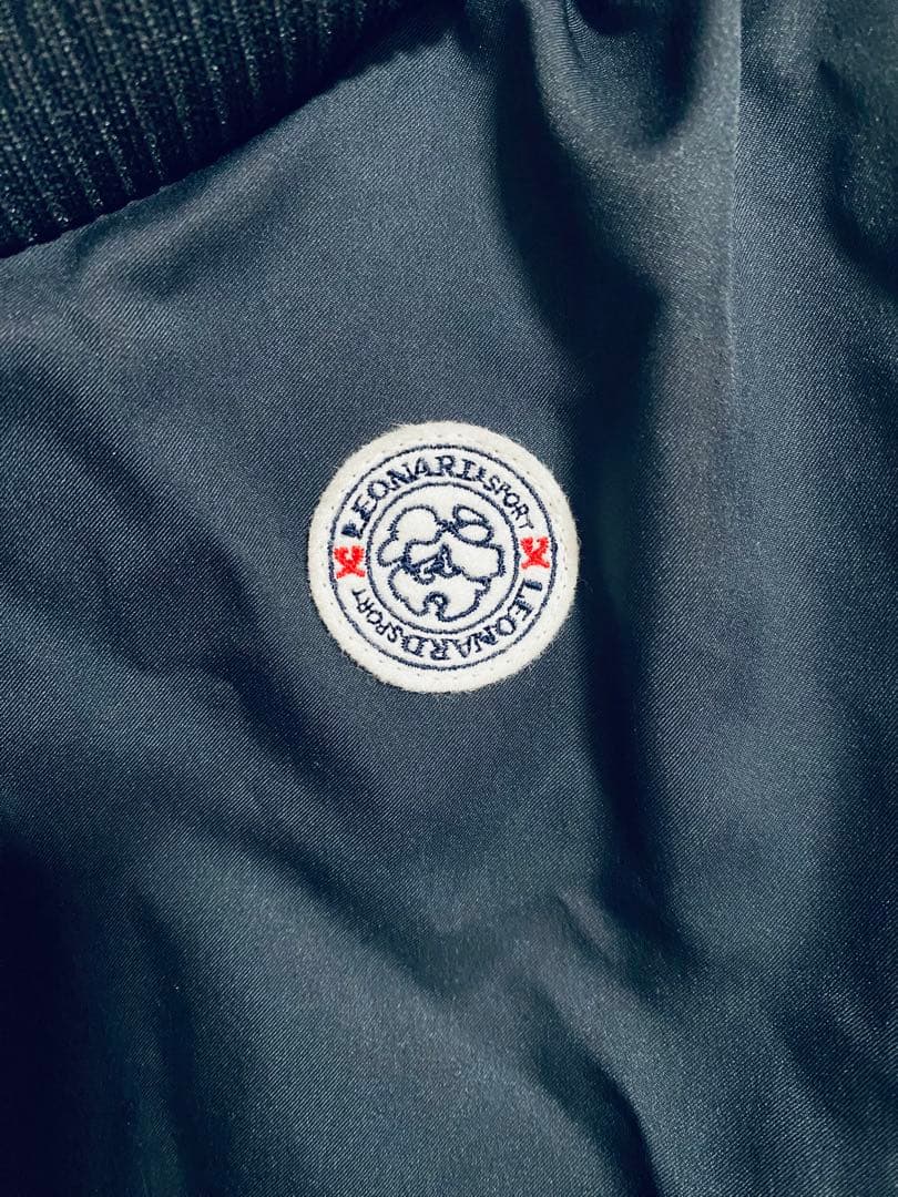 レオナール　LEONARD sport 花柄ポケット付きダウンベスト