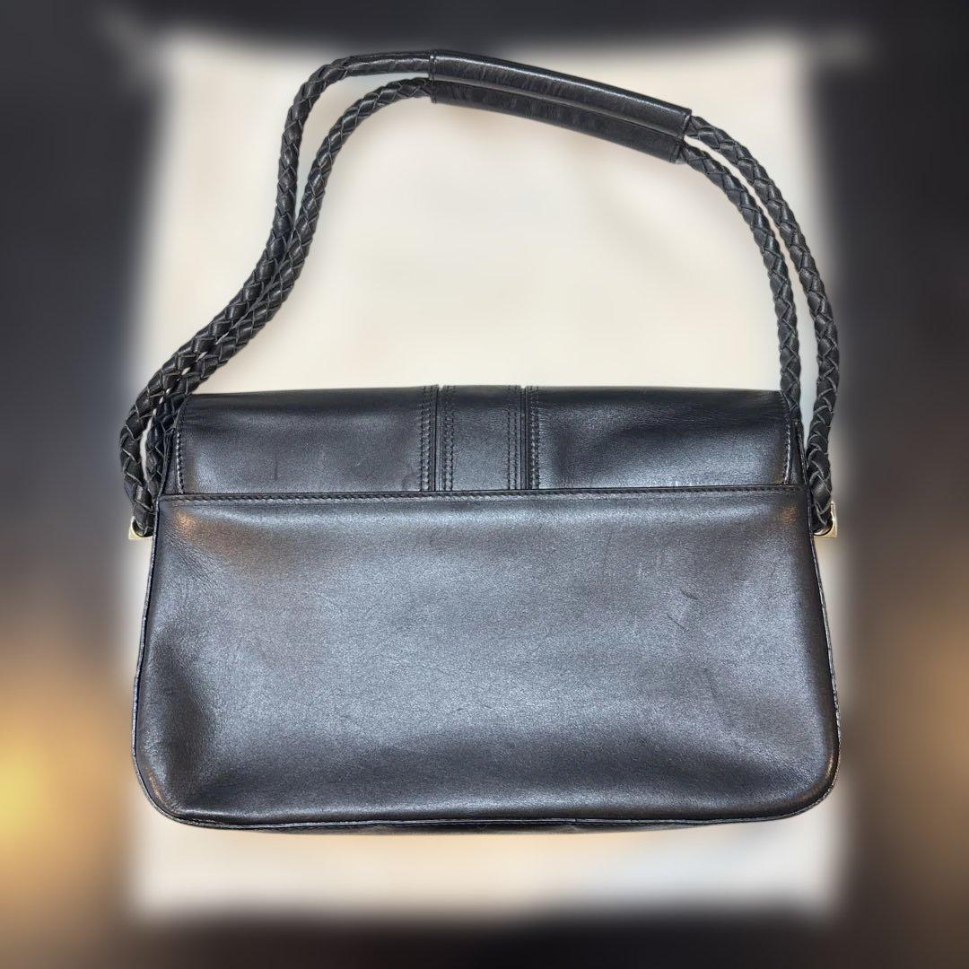 GIVENCHY ブラックレザー ショルダーバッグ