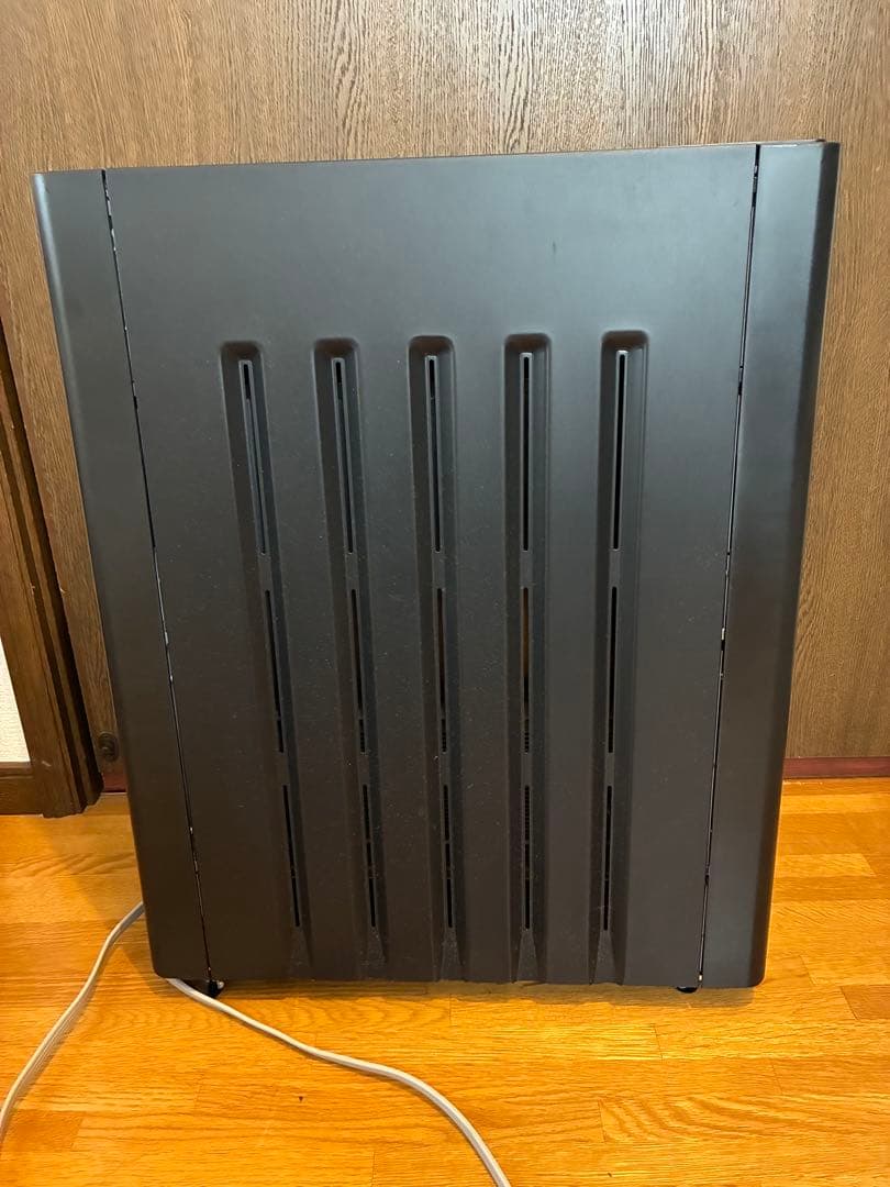 eureks ヘリテイジヒーター　オイルレスヒーター 黒 スリム