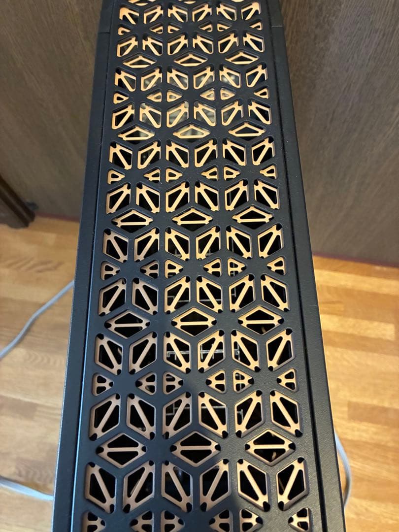 eureks ヘリテイジヒーター　オイルレスヒーター 黒 スリム