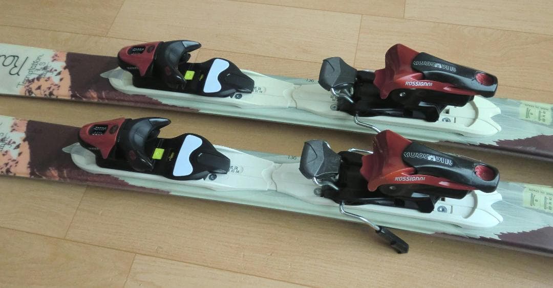 ■■送料無料■ROSSIGNOL■女性用スキー4点セット■板136/靴23.5■