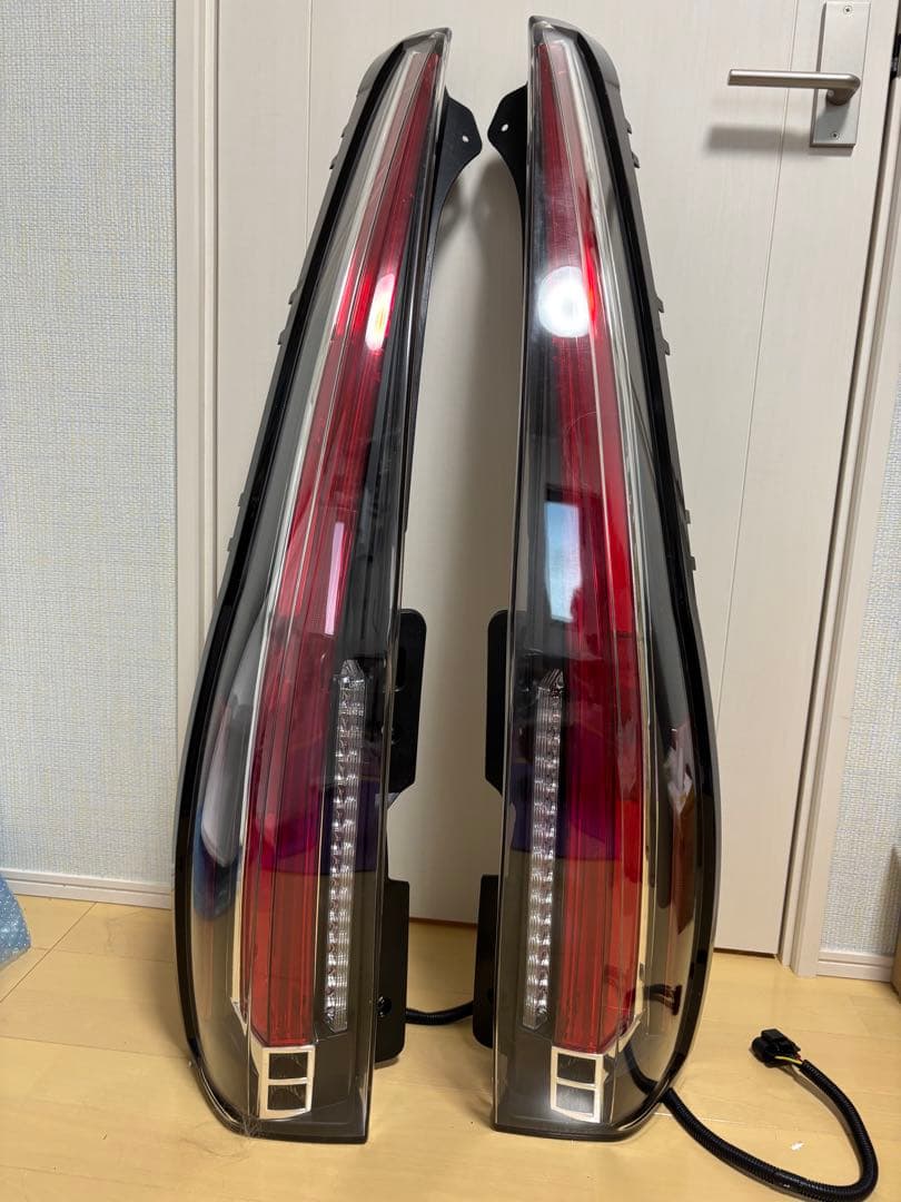 sas　エスカレード　テールライト