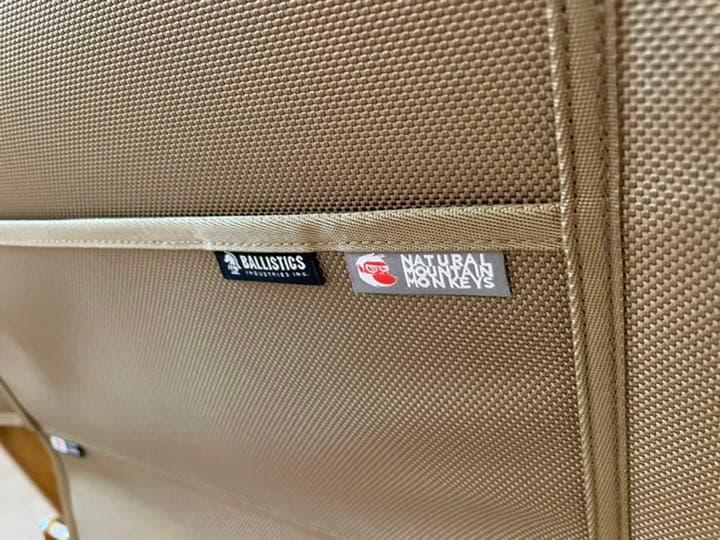 カーミットチェア　ベージュ　ブロンドウォールナット　カスタム