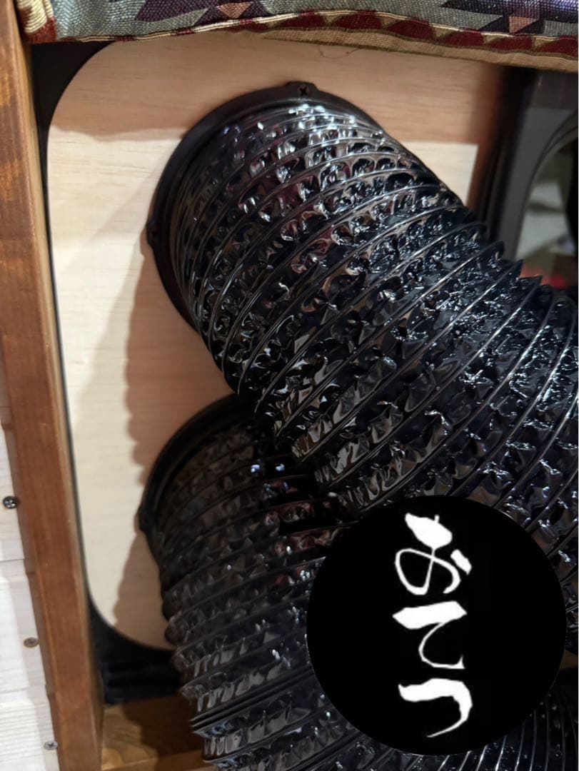 ハイエース WAVE2 WAVE3 運転席側小窓用 黒塗装 アタッチメント付き