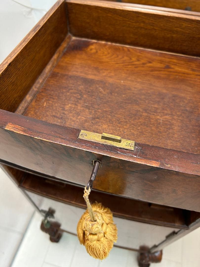 tintirabearさま専用。イギリス家具チェスト#アンティーク#猫脚#キャビ