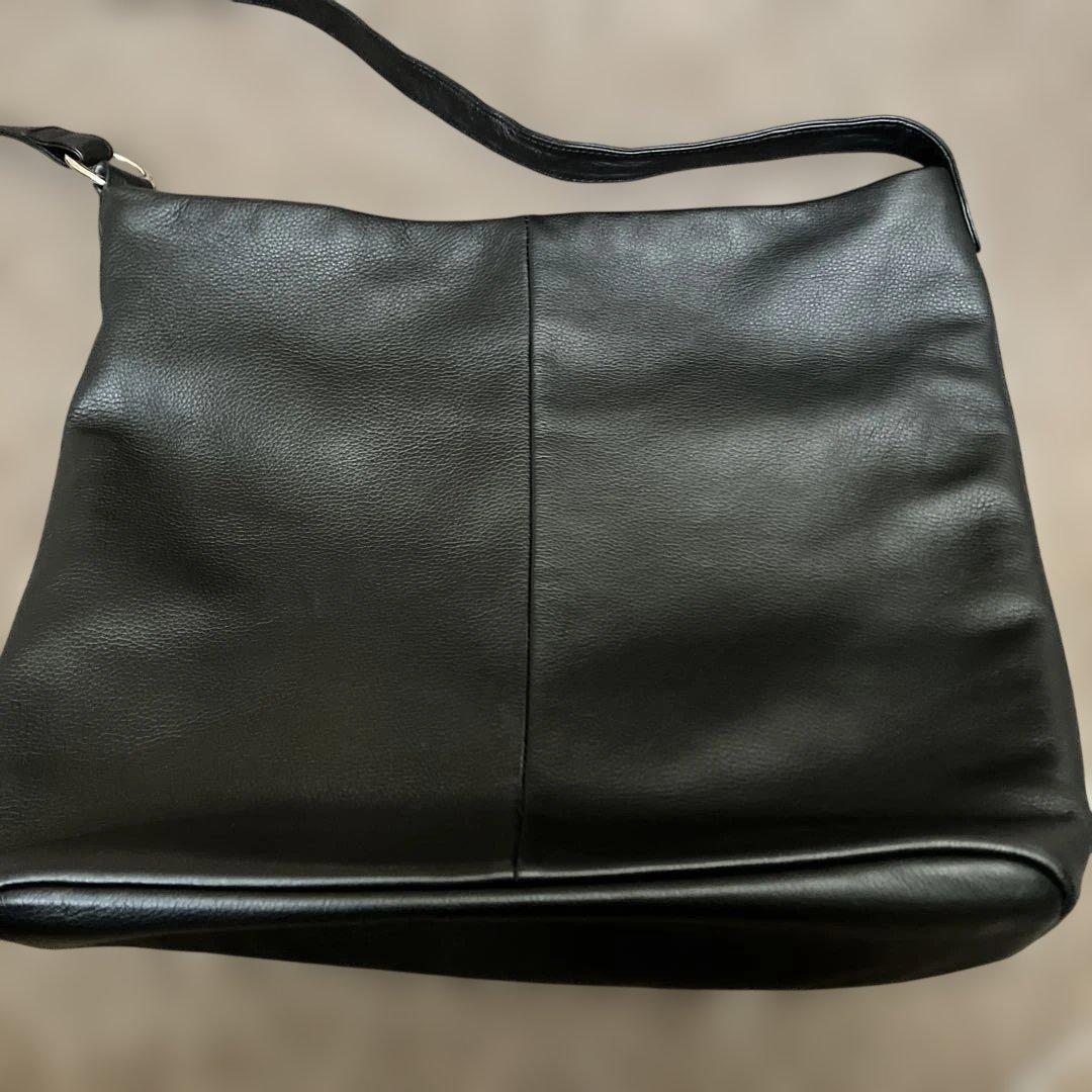 【russet】ソフトレザーワンショルダーバッグ　black