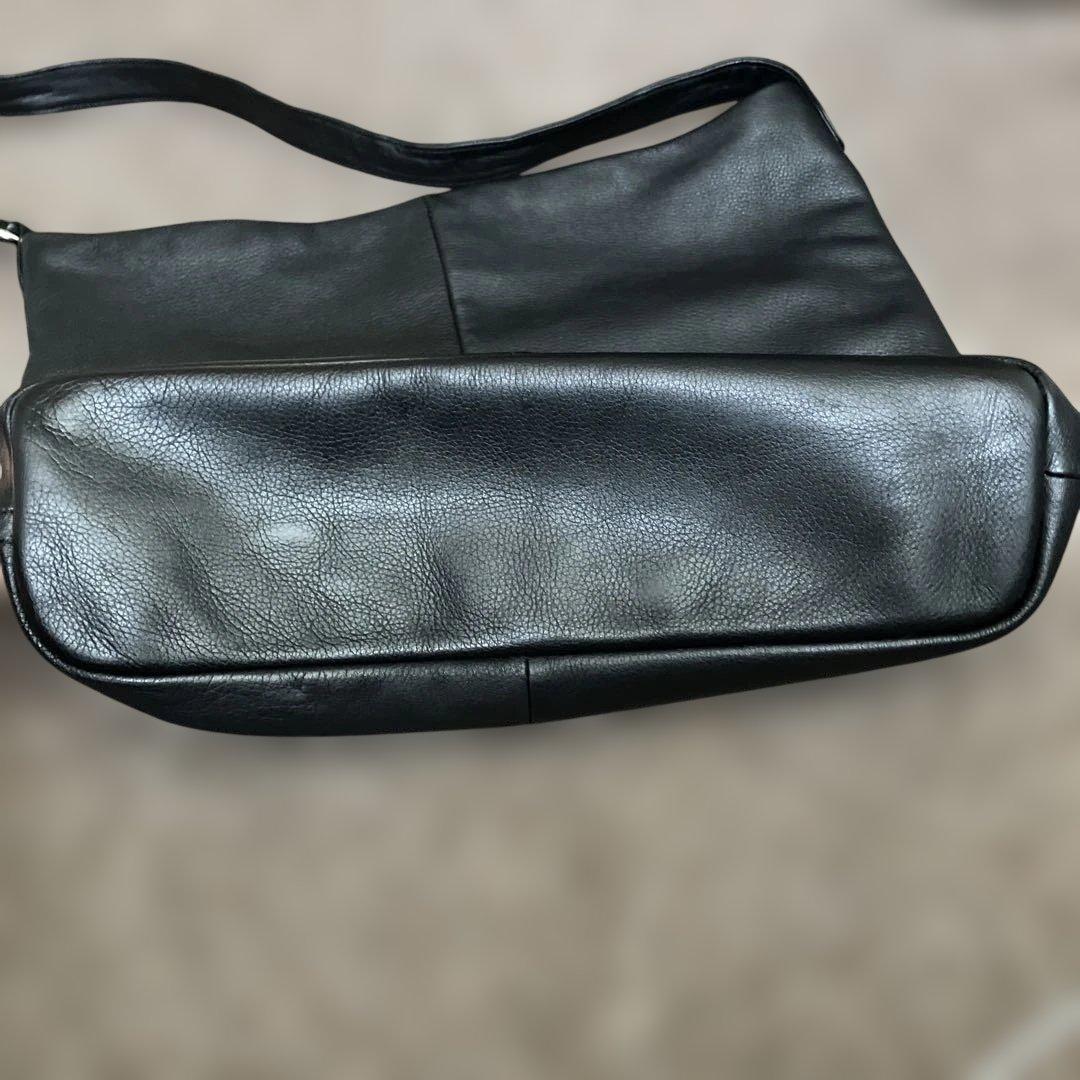 【russet】ソフトレザーワンショルダーバッグ　black